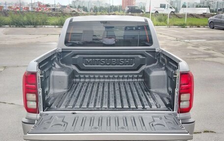 Mitsubishi L200, 2024 год, 3 900 000 рублей, 6 фотография