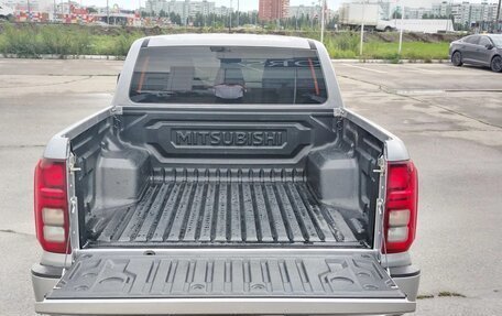 Mitsubishi L200, 2024 год, 3 900 000 рублей, 19 фотография