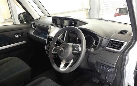 Toyota Roomy I, 2022 год, 950 020 рублей, 9 фотография