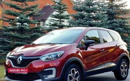 Renault Kaptur I рестайлинг, 2018 год, 1 780 000 рублей, 2 фотография