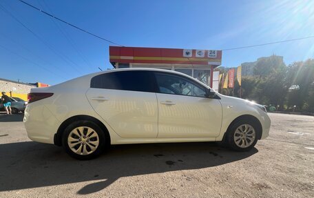 KIA Rio IV, 2018 год, 1 450 000 рублей, 5 фотография