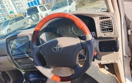 Toyota Land Cruiser 100 рестайлинг 2, 2002 год, 1 750 000 рублей, 18 фотография