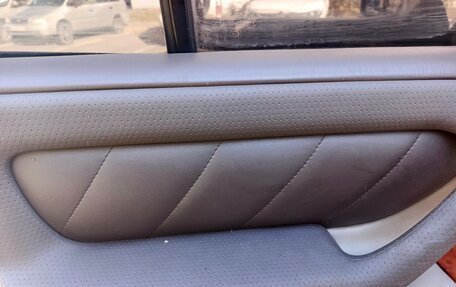 Toyota Land Cruiser 100 рестайлинг 2, 2002 год, 1 750 000 рублей, 22 фотография