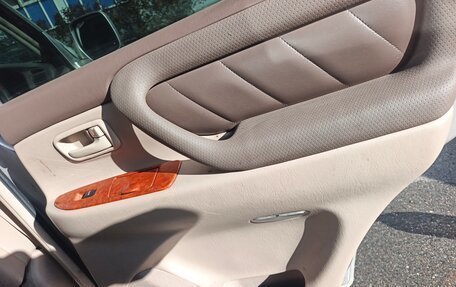 Toyota Land Cruiser 100 рестайлинг 2, 2002 год, 1 750 000 рублей, 19 фотография