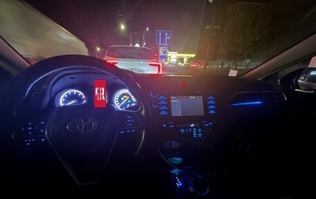 Toyota Camry, 2019 год, 2 750 000 рублей, 6 фотография