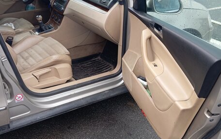 Volkswagen Passat B6, 2005 год, 650 000 рублей, 11 фотография