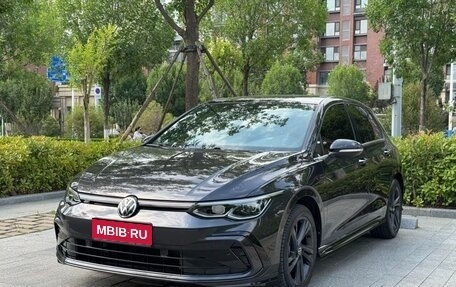 Volkswagen Golf VIII, 2022 год, 1 564 000 рублей, 1 фотография