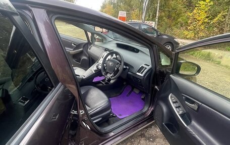 Toyota Prius, 2013 год, 950 000 рублей, 6 фотография
