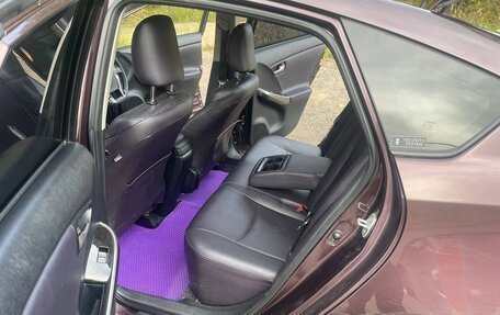 Toyota Prius, 2013 год, 950 000 рублей, 7 фотография