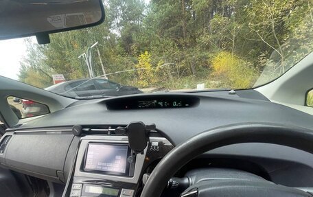 Toyota Prius, 2013 год, 950 000 рублей, 11 фотография