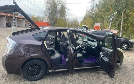 Toyota Prius, 2013 год, 950 000 рублей, 31 фотография