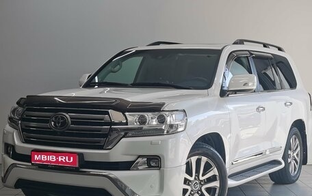 Toyota Land Cruiser 200, 2017 год, 6 590 000 рублей, 1 фотография