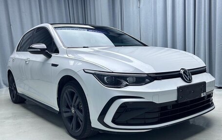 Volkswagen Golf VIII, 2022 год, 1 540 000 рублей, 3 фотография