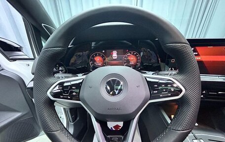Volkswagen Golf VIII, 2022 год, 1 540 000 рублей, 14 фотография