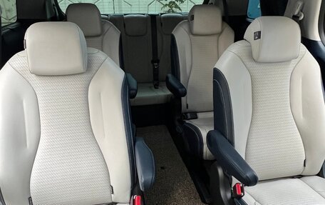 KIA Carnival, 2024 год, 4 900 000 рублей, 17 фотография