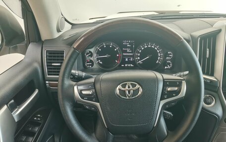Toyota Land Cruiser 200, 2017 год, 6 590 000 рублей, 10 фотография