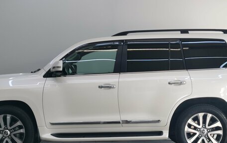 Toyota Land Cruiser 200, 2017 год, 6 590 000 рублей, 8 фотография