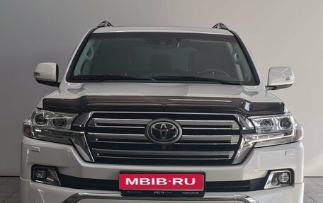 Toyota Land Cruiser 200, 2017 год, 6 590 000 рублей, 2 фотография