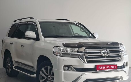 Toyota Land Cruiser 200, 2017 год, 6 590 000 рублей, 3 фотография