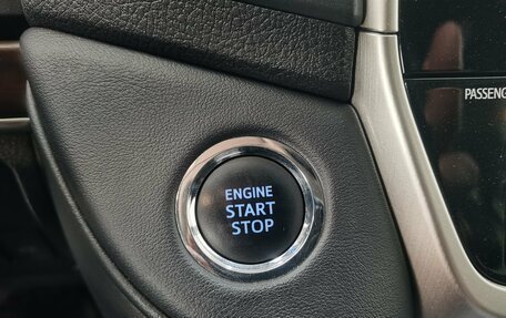 Toyota Land Cruiser 200, 2017 год, 6 590 000 рублей, 27 фотография