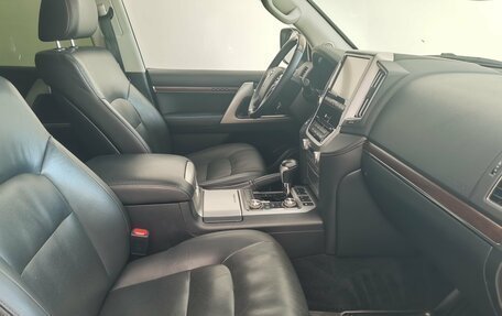 Toyota Land Cruiser 200, 2017 год, 6 590 000 рублей, 20 фотография