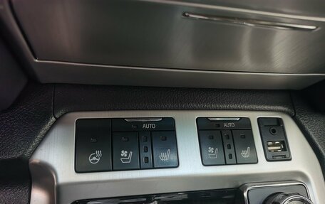 Toyota Land Cruiser 200, 2017 год, 6 590 000 рублей, 28 фотография