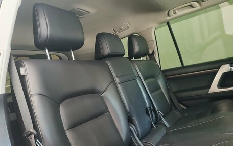 Toyota Land Cruiser 200, 2017 год, 6 590 000 рублей, 23 фотография