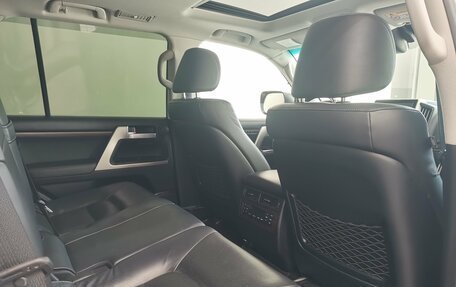 Toyota Land Cruiser 200, 2017 год, 6 590 000 рублей, 22 фотография