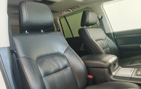 Toyota Land Cruiser 200, 2017 год, 6 590 000 рублей, 21 фотография