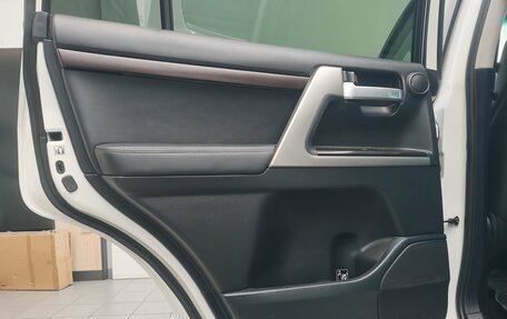 Toyota Land Cruiser 200, 2017 год, 6 590 000 рублей, 38 фотография
