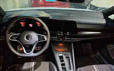 Volkswagen Golf VIII, 2023 год, 1 630 000 рублей, 7 фотография