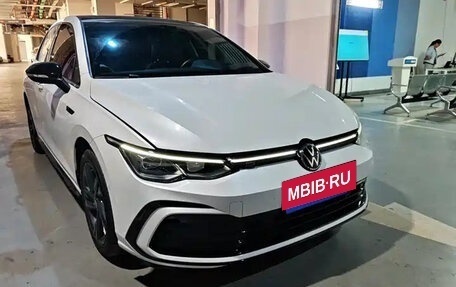 Volkswagen Golf VIII, 2023 год, 1 630 000 рублей, 2 фотография