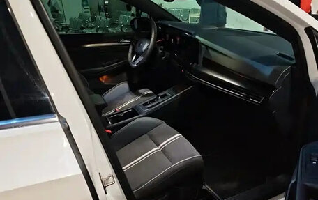 Volkswagen Golf VIII, 2023 год, 1 630 000 рублей, 11 фотография