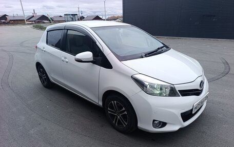 Toyota Vitz, 2013 год, 720 000 рублей, 2 фотография