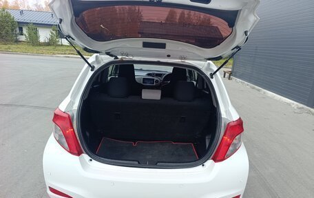 Toyota Vitz, 2013 год, 720 000 рублей, 9 фотография