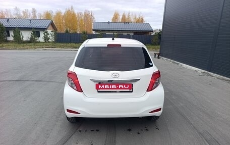 Toyota Vitz, 2013 год, 720 000 рублей, 6 фотография