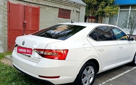 Skoda Superb III рестайлинг, 2019 год, 1 750 000 рублей, 6 фотография