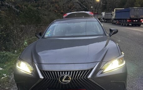 Lexus ES VII, 2020 год, 3 000 000 рублей, 13 фотография