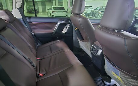 Toyota Land Cruiser Prado 150 рестайлинг 2, 2012 год, 2 800 000 рублей, 9 фотография