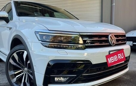 Volkswagen Tiguan II, 2019 год, 1 944 069 рублей, 2 фотография