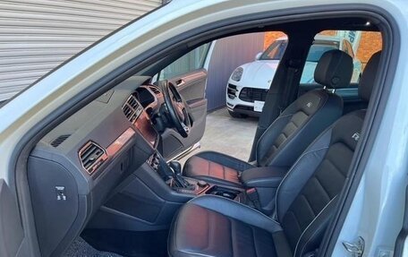 Volkswagen Tiguan II, 2019 год, 1 944 069 рублей, 14 фотография