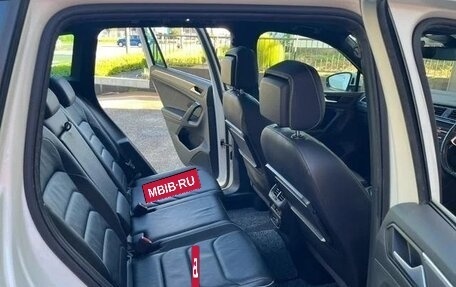 Volkswagen Tiguan II, 2019 год, 1 944 069 рублей, 16 фотография