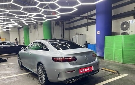 Mercedes-Benz E-Класс, 2021 год, 4 500 000 рублей, 5 фотография
