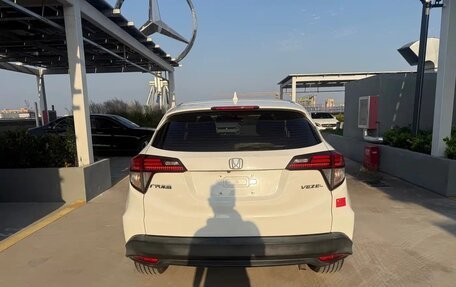 Honda Vezel, 2021 год, 1 399 000 рублей, 3 фотография