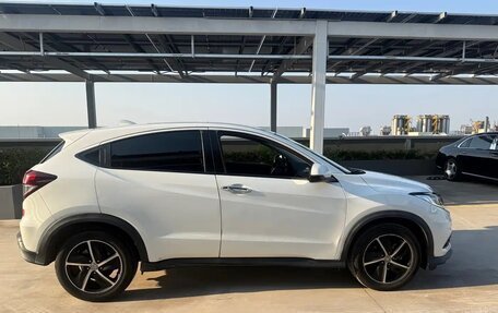 Honda Vezel, 2021 год, 1 399 000 рублей, 5 фотография