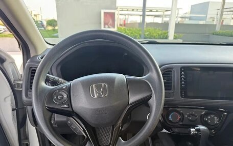 Honda Vezel, 2021 год, 1 399 000 рублей, 8 фотография