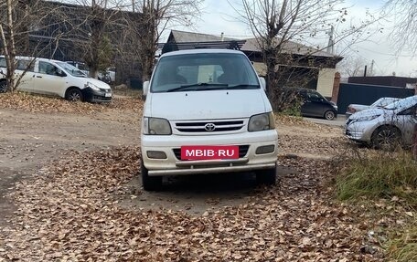 Toyota Noah III, 2001 год, 720 000 рублей, 3 фотография