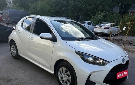 Toyota Yaris, 2021 год, 1 260 000 рублей, 1 фотография