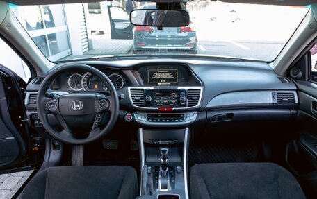 Honda Accord IX рестайлинг, 2013 год, 1 295 000 рублей, 16 фотография