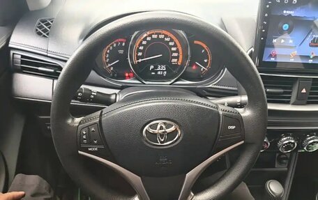 Toyota Yaris XP150 рестайлинг, 2022 год, 1 099 000 рублей, 7 фотография